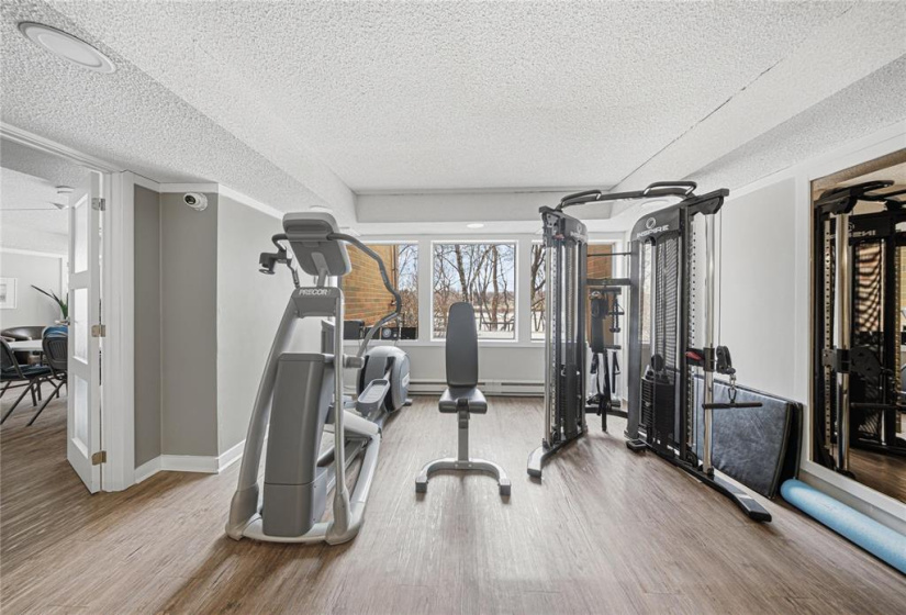 376 Osborne, 2 Bedrooms Bedrooms, 8 Rooms Rooms,1 BathroomBathrooms,Condominium,For Sale,Osborne