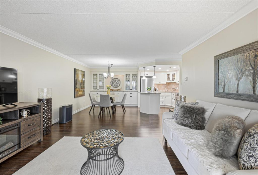 376 Osborne, 2 Bedrooms Bedrooms, 8 Rooms Rooms,1 BathroomBathrooms,Condominium,For Sale,Osborne