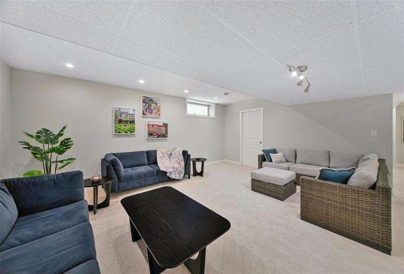 11 Stanhope, 3 Bedrooms Bedrooms, 10 Rooms Rooms,3 BathroomsBathrooms,Residential,For Sale,Stanhope