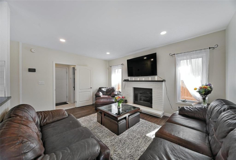 3 Millstream, 3 Bedrooms Bedrooms, 16 Rooms Rooms,2 BathroomsBathrooms,Residential,For Sale,Millstream