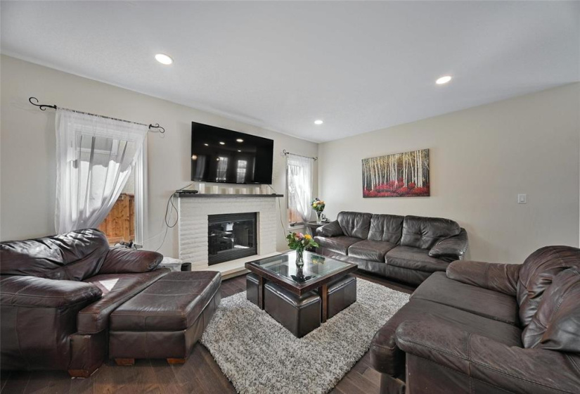 3 Millstream, 3 Bedrooms Bedrooms, 16 Rooms Rooms,2 BathroomsBathrooms,Residential,For Sale,Millstream