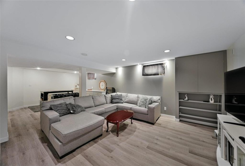 3 Millstream, 3 Bedrooms Bedrooms, 16 Rooms Rooms,2 BathroomsBathrooms,Residential,For Sale,Millstream