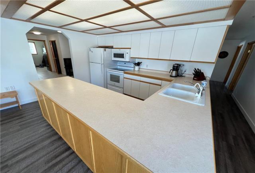 251 Kens, 3 Bedrooms Bedrooms, 12 Rooms Rooms,2 BathroomsBathrooms,Residential,For Sale,Kens