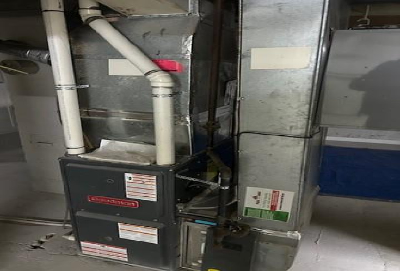 630 Guilbault, 2 Bedrooms Bedrooms, 5 Rooms Rooms,1 BathroomBathrooms,Residential,For Sale,Guilbault