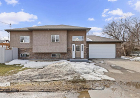 70 Fitzpatrick, 4 Bedrooms Bedrooms, 11 Rooms Rooms,2 BathroomsBathrooms,Residential,For Sale,Fitzpatrick 70 Fitzpatrick, 4 Bedrooms Bedrooms, 11 Rooms Rooms,2 BathroomsBathrooms,Residential,For Sale,Fitzpatrick