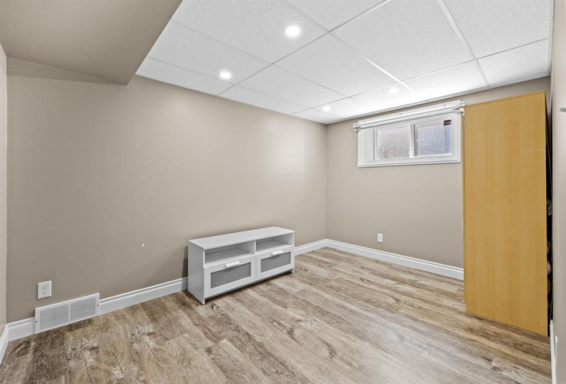 70 Fitzpatrick, 4 Bedrooms Bedrooms, 11 Rooms Rooms,2 BathroomsBathrooms,Residential,For Sale,Fitzpatrick