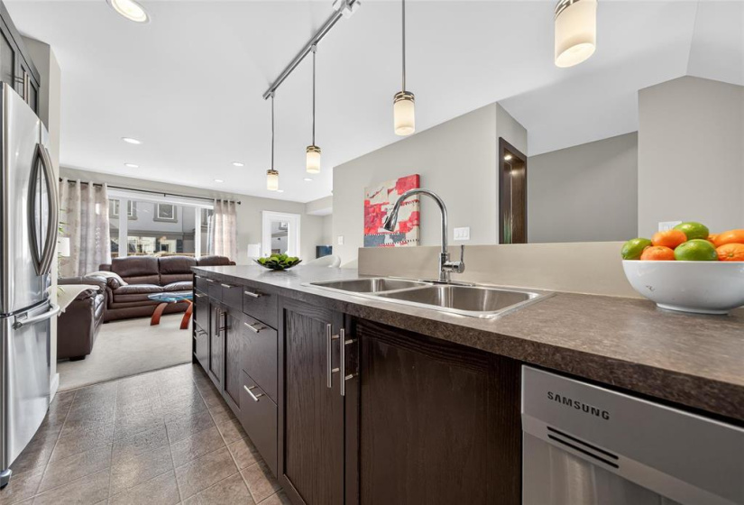 1290 Warde, 2 Bedrooms Bedrooms, 9 Rooms Rooms,2 BathroomsBathrooms,Condominium,For Sale,Warde