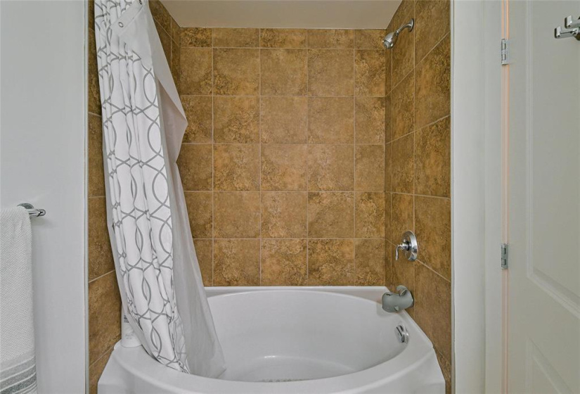 84 Snow, 2 Bedrooms Bedrooms, 7 Rooms Rooms,2 BathroomsBathrooms,Condominium,For Sale,Snow