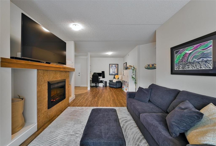 84 Snow, 2 Bedrooms Bedrooms, 7 Rooms Rooms,2 BathroomsBathrooms,Condominium,For Sale,Snow