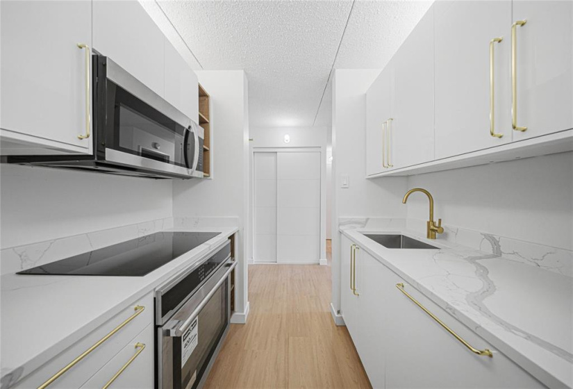 77 Edmonton, 1 Bedroom Bedrooms, 5 Rooms Rooms,1 BathroomBathrooms,Condominium,For Sale,Edmonton