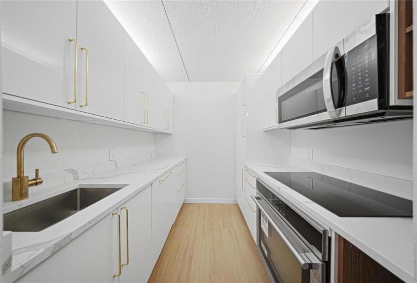 77 Edmonton, 1 Bedroom Bedrooms, 5 Rooms Rooms,1 BathroomBathrooms,Condominium,For Sale,Edmonton