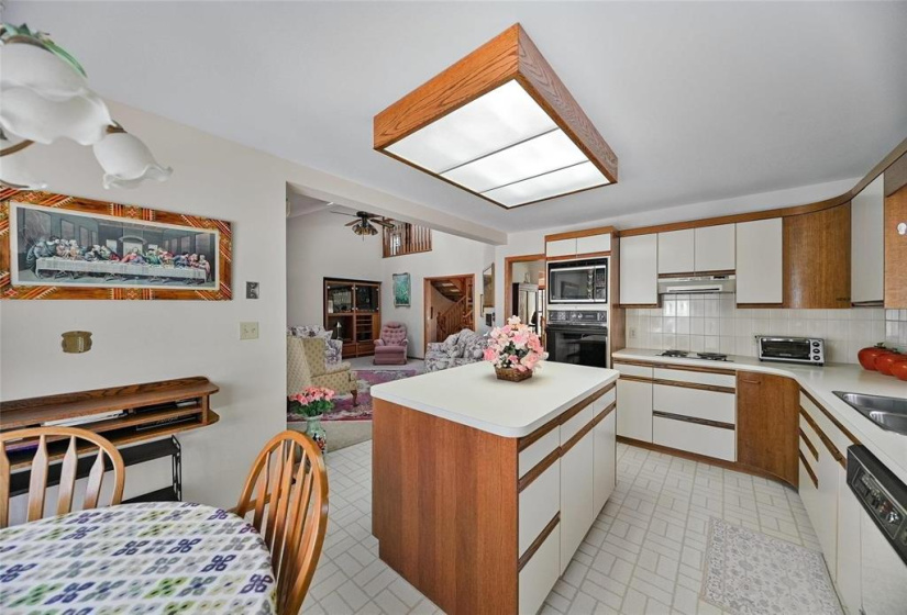 919 Crescent, 3 Bedrooms Bedrooms, 14 Rooms Rooms,3 BathroomsBathrooms,Residential,For Sale,Crescent