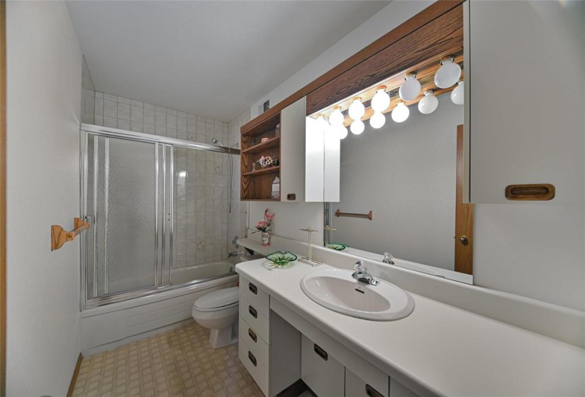 919 Crescent, 3 Bedrooms Bedrooms, 14 Rooms Rooms,3 BathroomsBathrooms,Residential,For Sale,Crescent