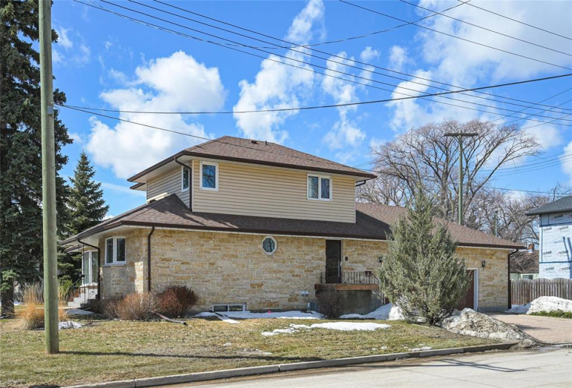 919 Crescent, 3 Bedrooms Bedrooms, 14 Rooms Rooms,3 BathroomsBathrooms,Residential,For Sale,Crescent