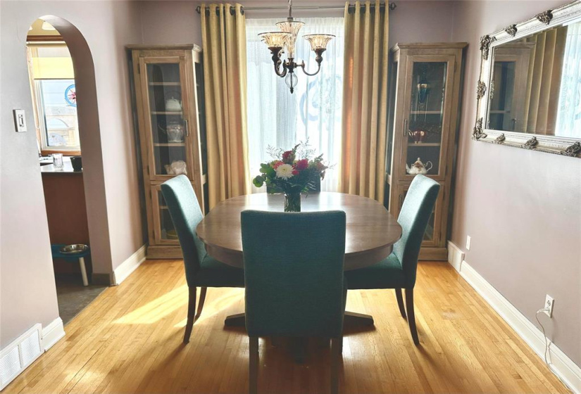 92 Braemar, 3 Bedrooms Bedrooms, 10 Rooms Rooms,1 BathroomBathrooms,Residential,For Sale,Braemar