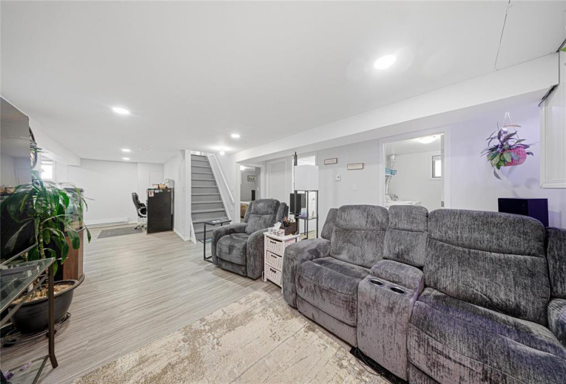 157 Worthington, 3 Bedrooms Bedrooms, 11 Rooms Rooms,2 BathroomsBathrooms,Residential,For Sale,Worthington