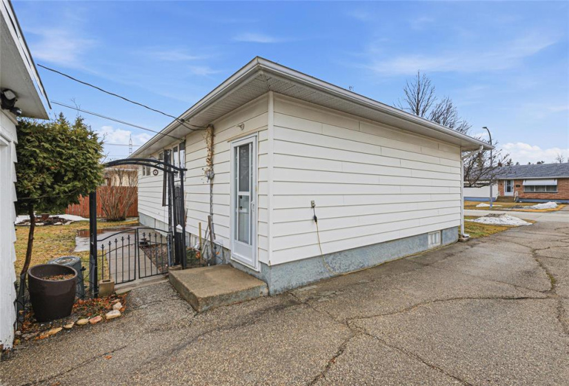 178 Harper, 3 Bedrooms Bedrooms, 11 Rooms Rooms,1 BathroomBathrooms,Residential,For Sale,Harper