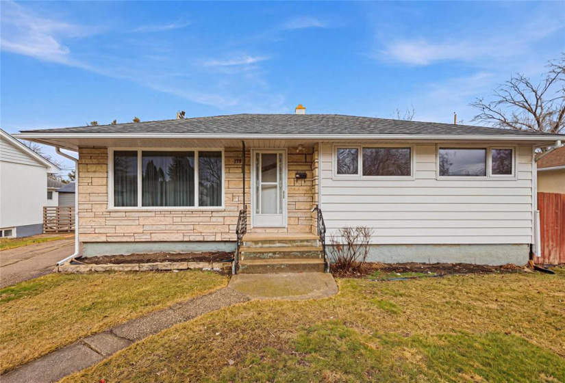 178 Harper, 3 Bedrooms Bedrooms, 11 Rooms Rooms,1 BathroomBathrooms,Residential,For Sale,Harper