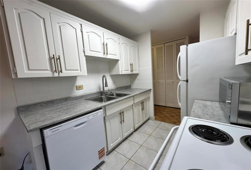 250 Wellington, 1 Bedroom Bedrooms, 5 Rooms Rooms,1 BathroomBathrooms,Condominium,For Sale,Wellington