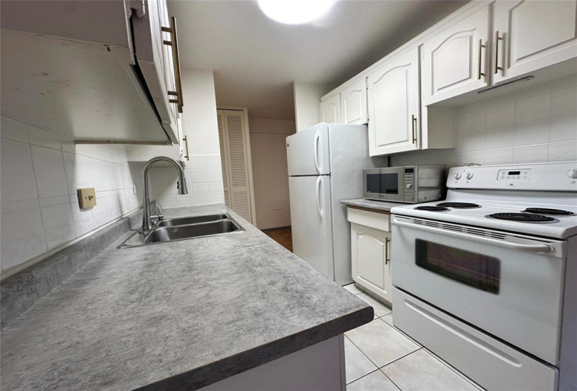 250 Wellington, 1 Bedroom Bedrooms, 5 Rooms Rooms,1 BathroomBathrooms,Condominium,For Sale,Wellington