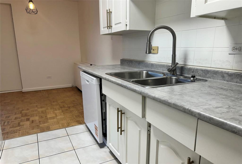 250 Wellington, 1 Bedroom Bedrooms, 5 Rooms Rooms,1 BathroomBathrooms,Condominium,For Sale,Wellington