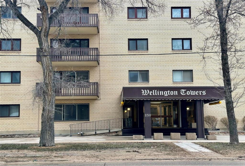 250 Wellington, 1 Bedroom Bedrooms, 5 Rooms Rooms,1 BathroomBathrooms,Condominium,For Sale,Wellington