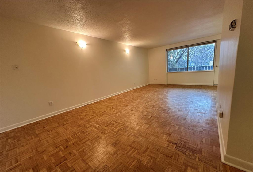 250 Wellington, 1 Bedroom Bedrooms, 5 Rooms Rooms,1 BathroomBathrooms,Condominium,For Sale,Wellington