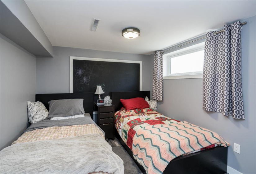 551 Trent, 2 Bedrooms Bedrooms, 9 Rooms Rooms,2 BathroomsBathrooms,Residential,For Sale,Trent