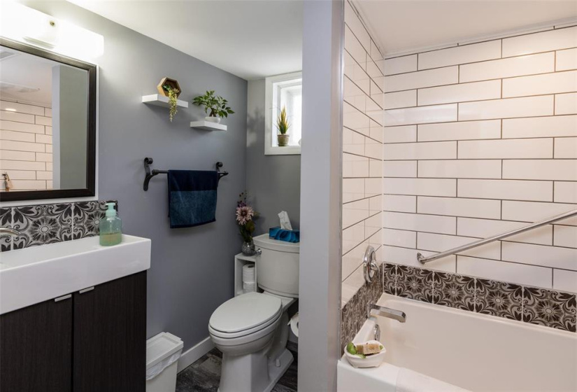 551 Trent, 2 Bedrooms Bedrooms, 9 Rooms Rooms,2 BathroomsBathrooms,Residential,For Sale,Trent