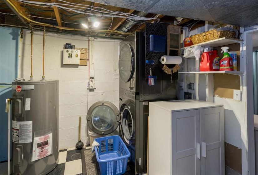 551 Trent, 2 Bedrooms Bedrooms, 9 Rooms Rooms,2 BathroomsBathrooms,Residential,For Sale,Trent