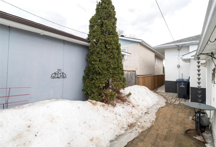 551 Trent, 2 Bedrooms Bedrooms, 9 Rooms Rooms,2 BathroomsBathrooms,Residential,For Sale,Trent