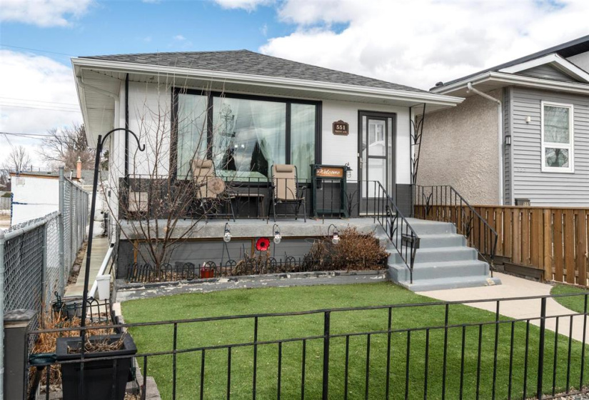 551 Trent, 2 Bedrooms Bedrooms, 9 Rooms Rooms,2 BathroomsBathrooms,Residential,For Sale,Trent