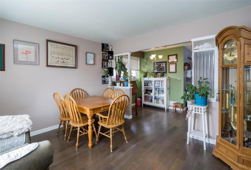 551 Trent, 2 Bedrooms Bedrooms, 9 Rooms Rooms,2 BathroomsBathrooms,Residential,For Sale,Trent