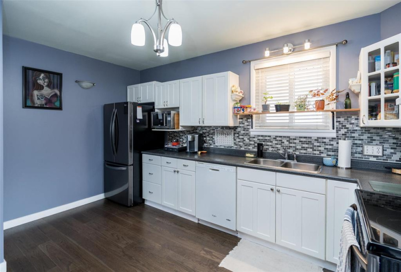 551 Trent, 2 Bedrooms Bedrooms, 9 Rooms Rooms,2 BathroomsBathrooms,Residential,For Sale,Trent