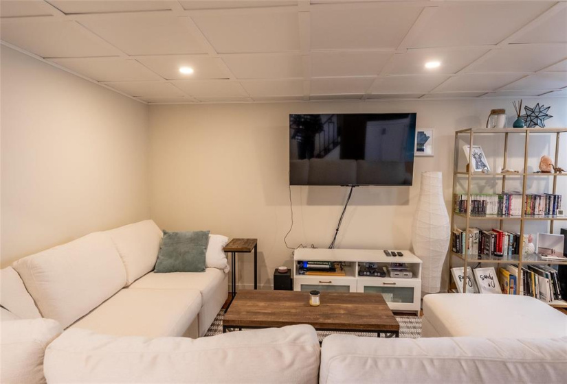 34 Frederick, 3 Bedrooms Bedrooms, 9 Rooms Rooms,1 BathroomBathrooms,Residential,For Sale,Frederick