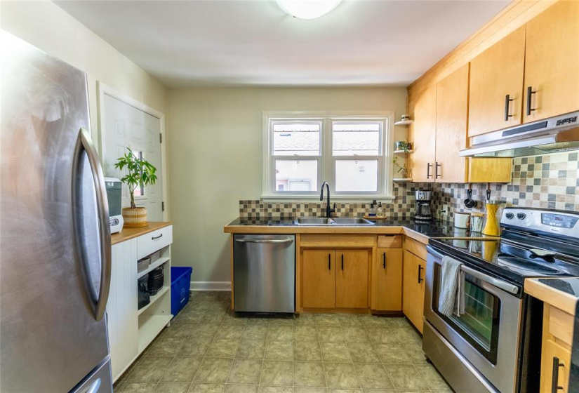 34 Frederick, 3 Bedrooms Bedrooms, 9 Rooms Rooms,1 BathroomBathrooms,Residential,For Sale,Frederick