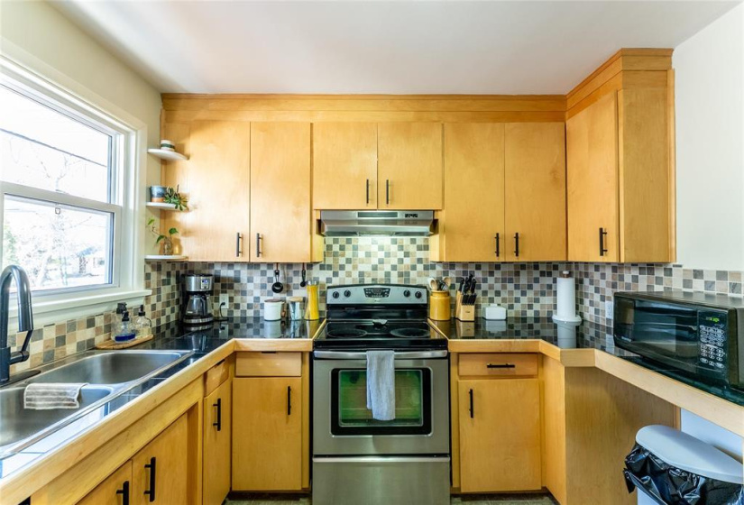 34 Frederick, 3 Bedrooms Bedrooms, 9 Rooms Rooms,1 BathroomBathrooms,Residential,For Sale,Frederick