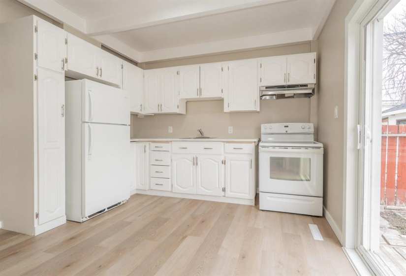 468 Brandon, 2 Bedrooms Bedrooms, 6 Rooms Rooms,1 BathroomBathrooms,Residential,For Sale,Brandon