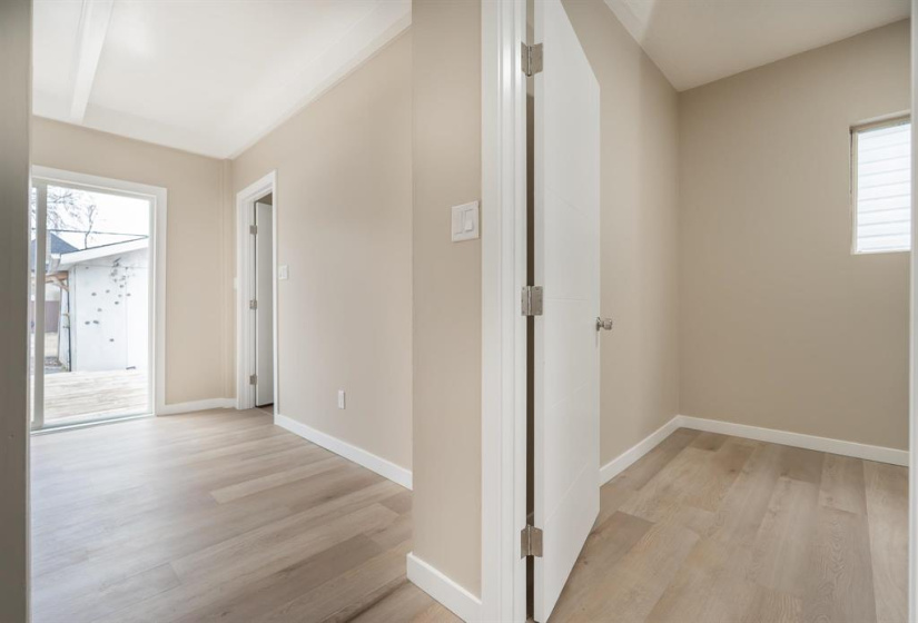 468 Brandon, 2 Bedrooms Bedrooms, 6 Rooms Rooms,1 BathroomBathrooms,Residential,For Sale,Brandon