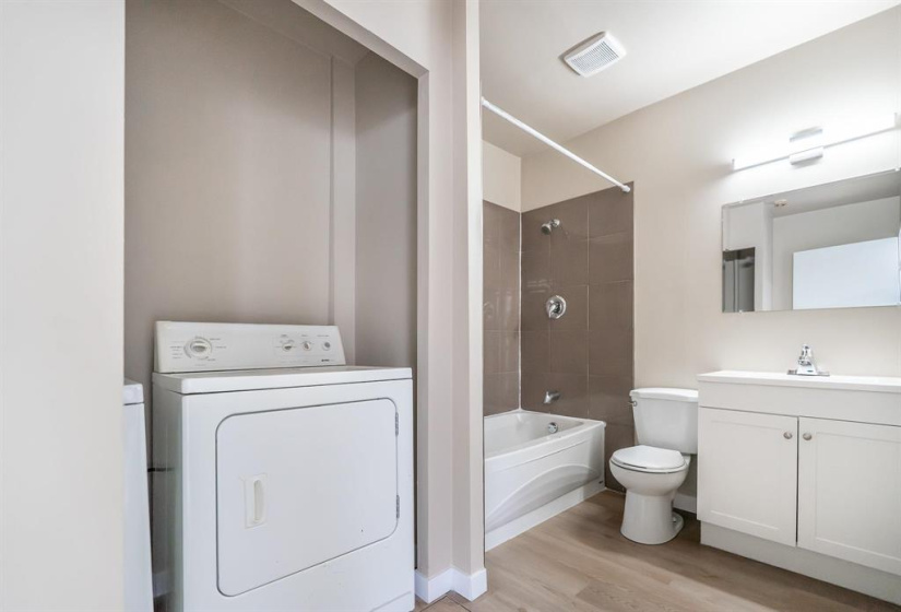 468 Brandon, 2 Bedrooms Bedrooms, 6 Rooms Rooms,1 BathroomBathrooms,Residential,For Sale,Brandon