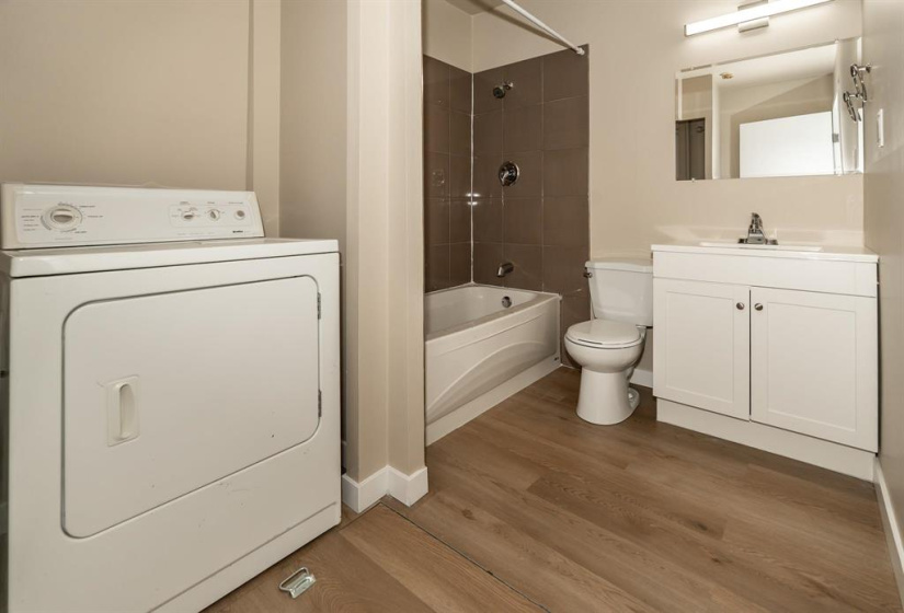 468 Brandon, 2 Bedrooms Bedrooms, 6 Rooms Rooms,1 BathroomBathrooms,Residential,For Sale,Brandon