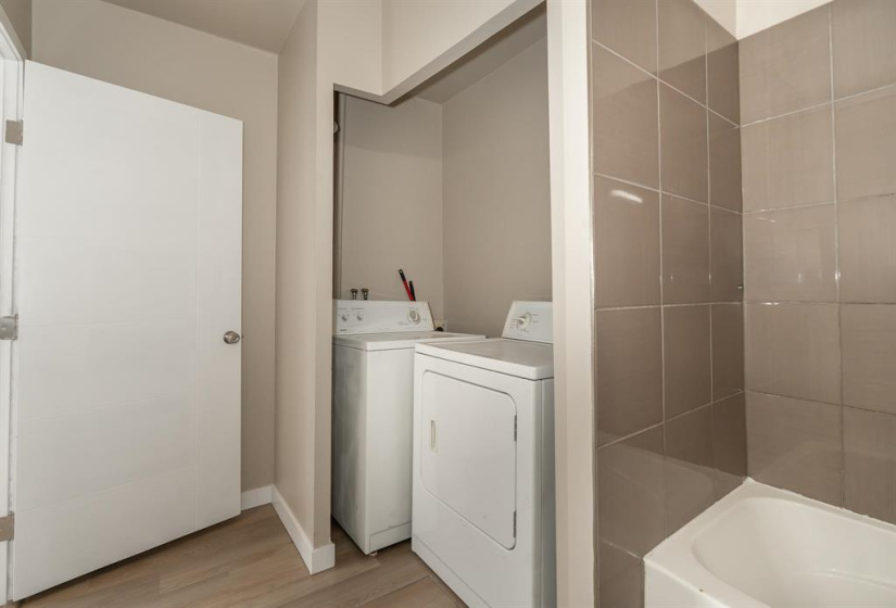 468 Brandon, 2 Bedrooms Bedrooms, 6 Rooms Rooms,1 BathroomBathrooms,Residential,For Sale,Brandon