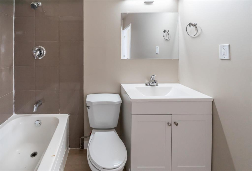 468 Brandon, 2 Bedrooms Bedrooms, 6 Rooms Rooms,1 BathroomBathrooms,Residential,For Sale,Brandon