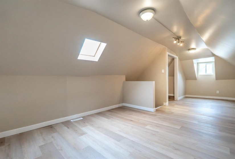 468 Brandon, 2 Bedrooms Bedrooms, 6 Rooms Rooms,1 BathroomBathrooms,Residential,For Sale,Brandon