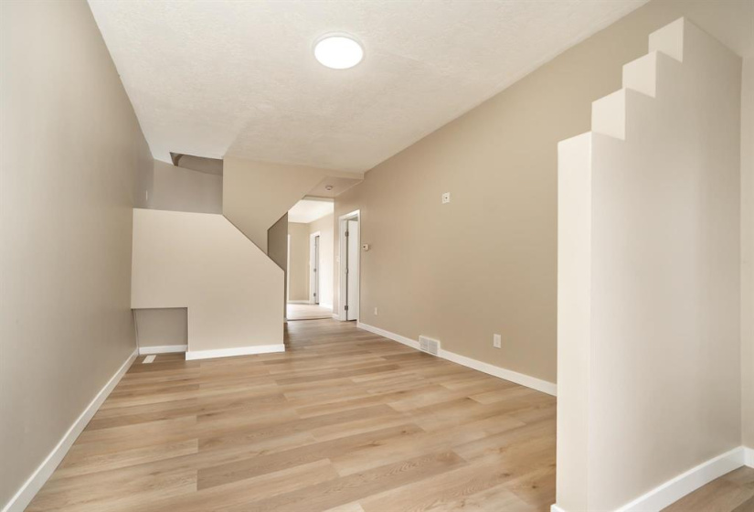 468 Brandon, 2 Bedrooms Bedrooms, 6 Rooms Rooms,1 BathroomBathrooms,Residential,For Sale,Brandon