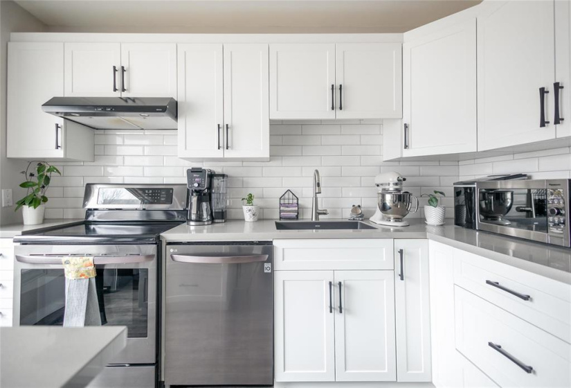 179 Beliveau, 3 Bedrooms Bedrooms, 11 Rooms Rooms,1 BathroomBathrooms,Condominium,For Sale,Beliveau