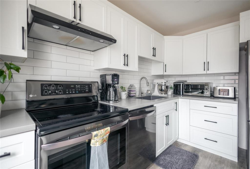 179 Beliveau, 3 Bedrooms Bedrooms, 11 Rooms Rooms,1 BathroomBathrooms,Condominium,For Sale,Beliveau