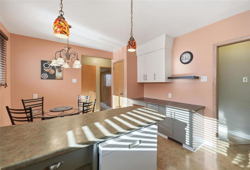 15 Thackeray, 3 Bedrooms Bedrooms, 9 Rooms Rooms,2 BathroomsBathrooms,Residential,For Sale,Thackeray