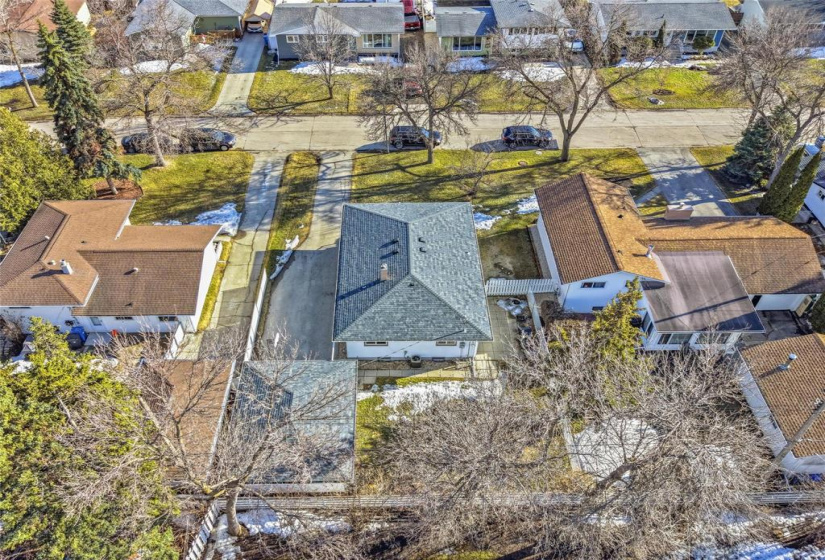 Aerial view of 15 Thackeray.