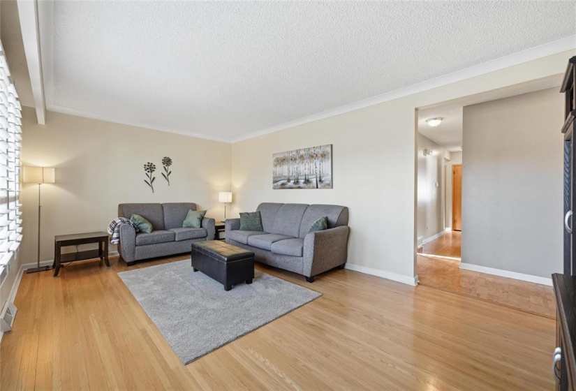 15 Thackeray, 3 Bedrooms Bedrooms, 9 Rooms Rooms,2 BathroomsBathrooms,Residential,For Sale,Thackeray